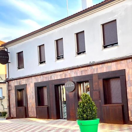Estudio Puertas Del Orbigo Carrizo de la Ribera Bagian luar foto